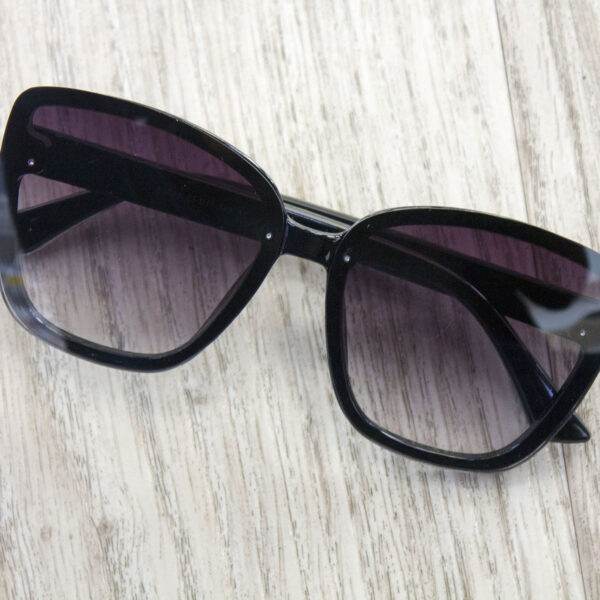 Сонцезахисні окуляри жіночі 3048-10 чорні без градієнта topseason Cardeo