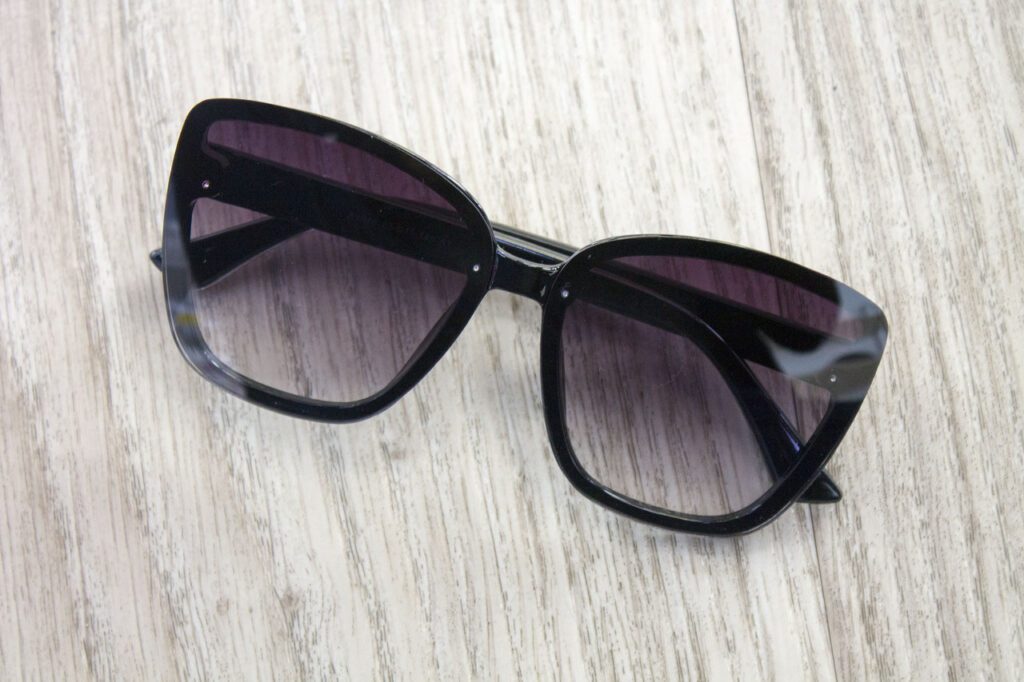 Сонцезахисні жіночі окуляри 3048-1 чорні з градієнтом topseason Cardeo